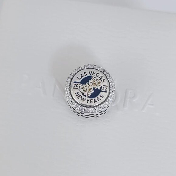 Pandora Las Vegas Bead Charm 2022 New Years Champagne Flutes Pendant S925 Silver - Picture 6 of 7